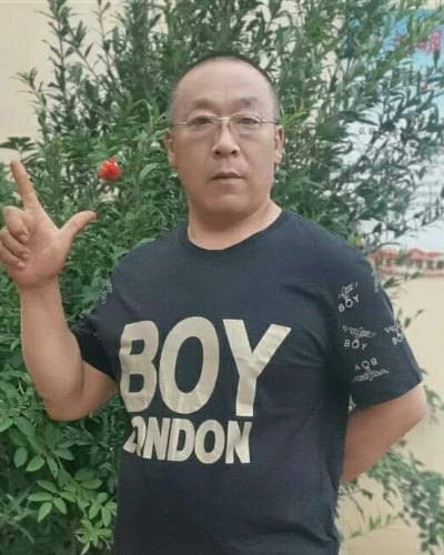 。卜八ill√块腹肌选手