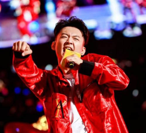 【中国蓝】霹雳爷们儿　| 关注开播提醒  | 搜索新歌：《大汉堡》