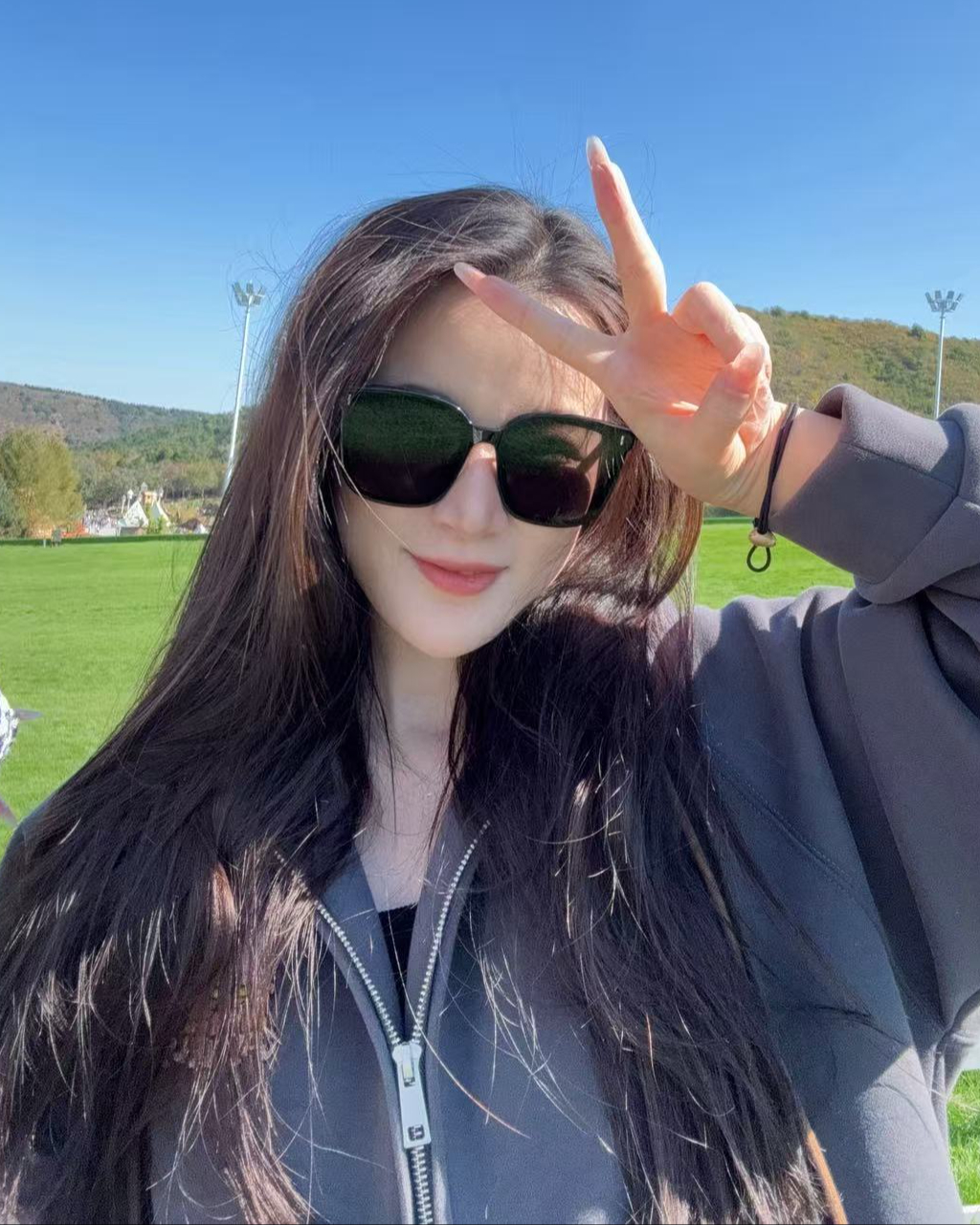 别看了 就我了。