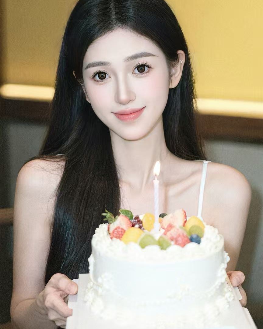 兄弟们我女装好看吗