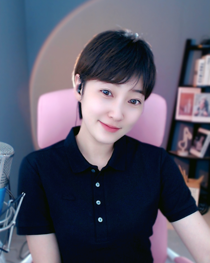 短发女主播~