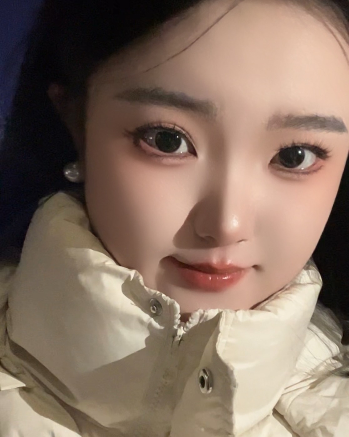 有三个好友正在观看