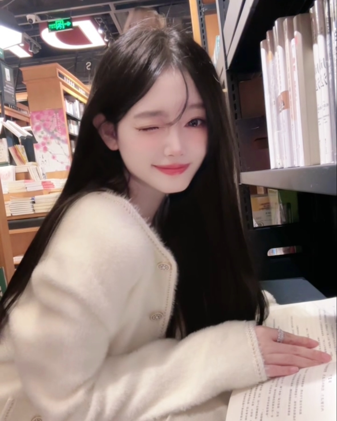 清纯女大 勇闯yy