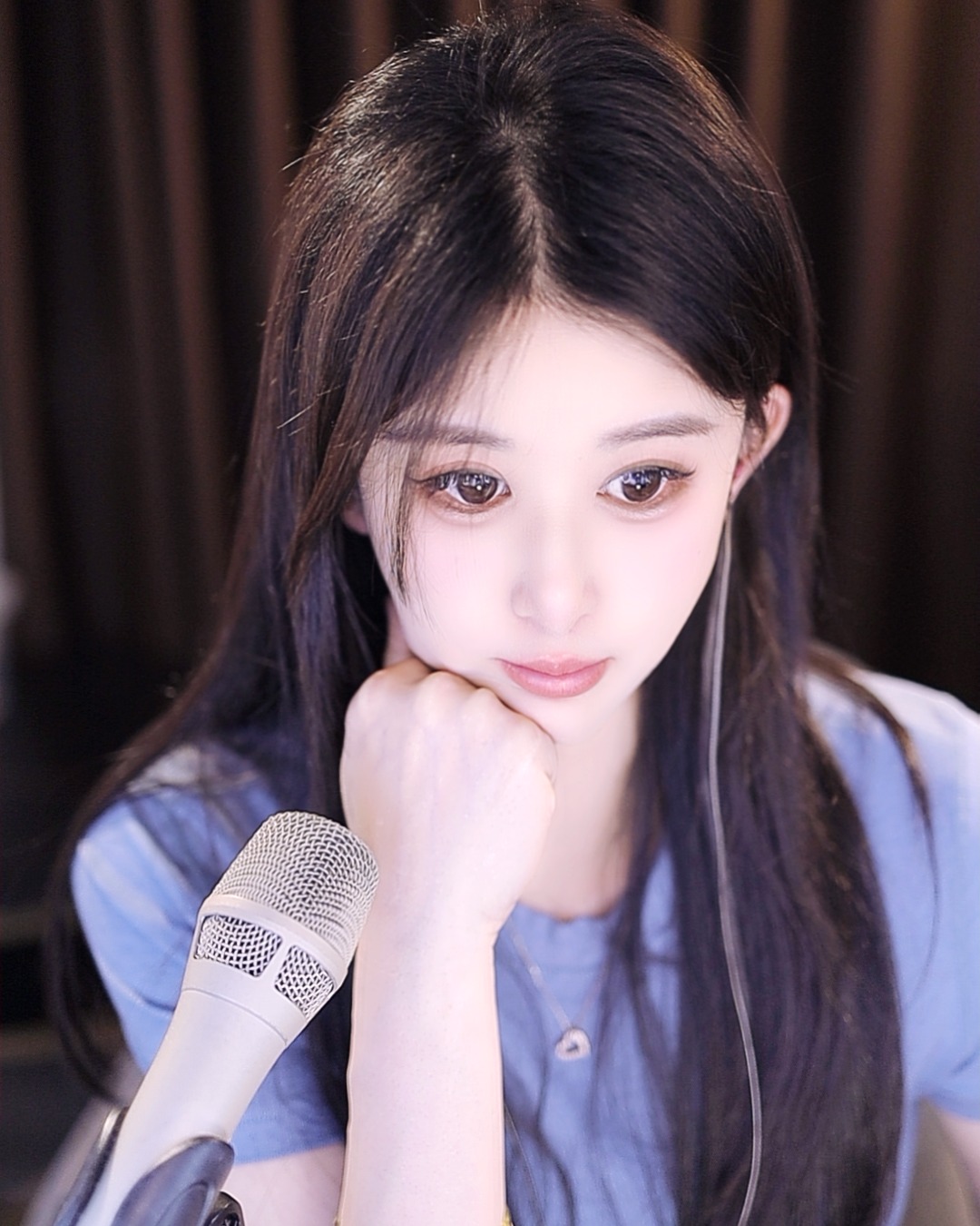 虎娱丽宝宝 正在直播