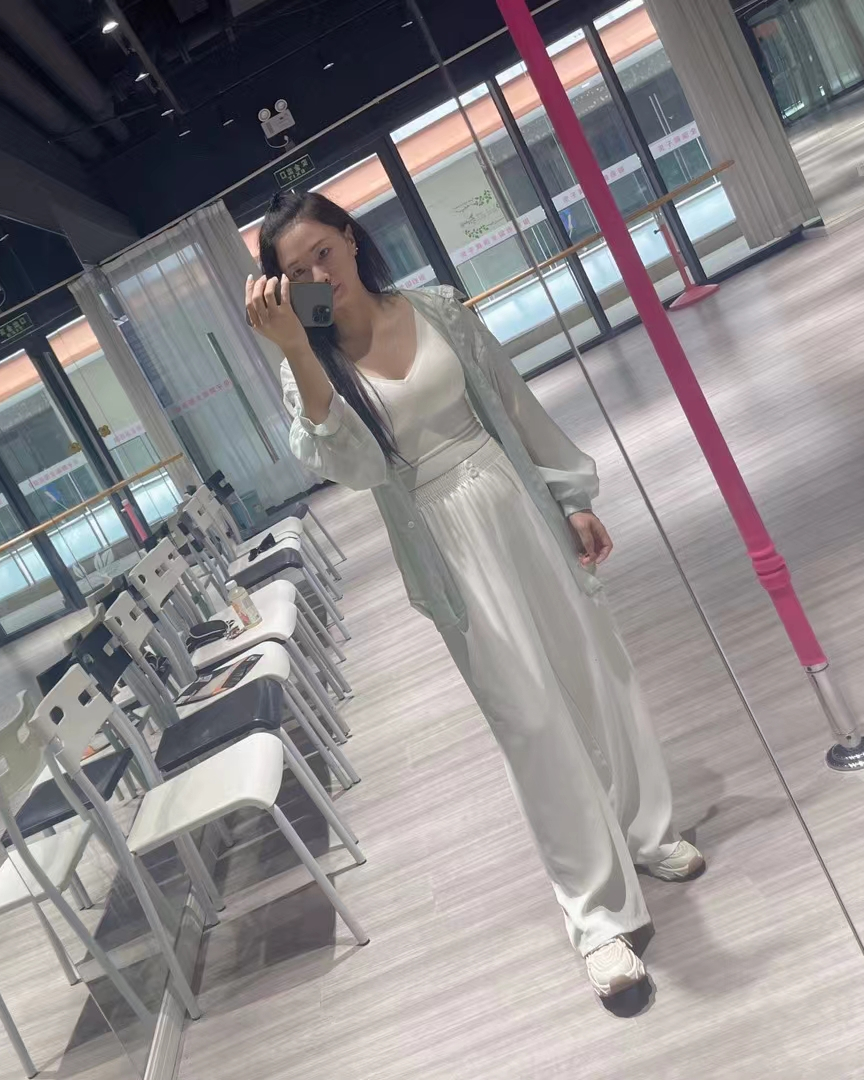 蹦蹦跶跶小野驴