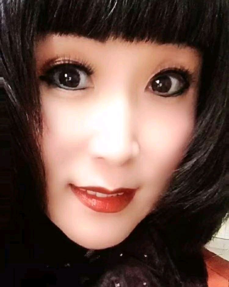 杰儿正在直播