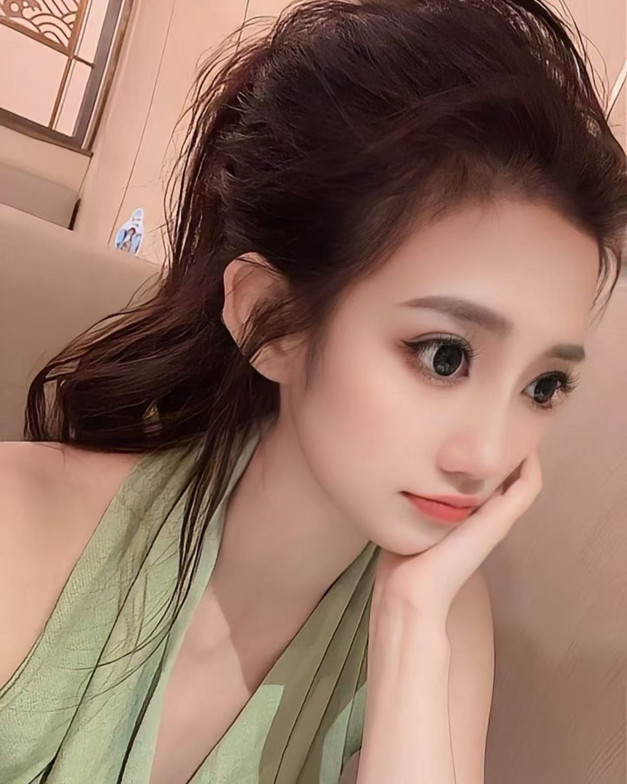 单纯内向社恐腼腆且深情